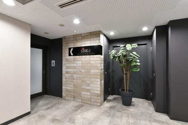 LSB2_lobby_002_1.jpg
