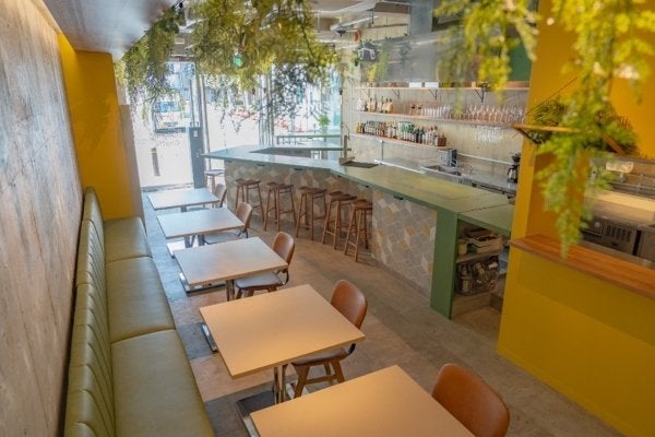 日本橋ライフサイエンスビルディング8Cafe, Dining & Bar 「Genomic