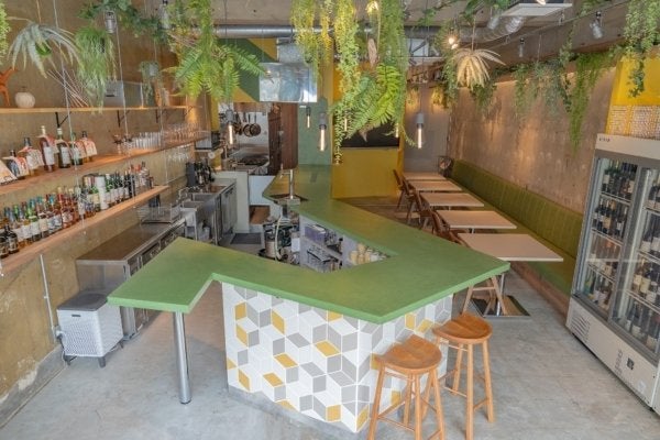 日本橋ライフサイエンスビルディング8Cafe, Dining & Bar 「Genomic